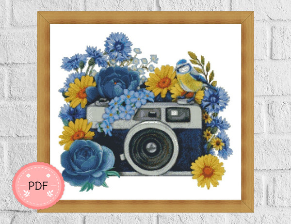 Camera With Floral Decoration5.jpg