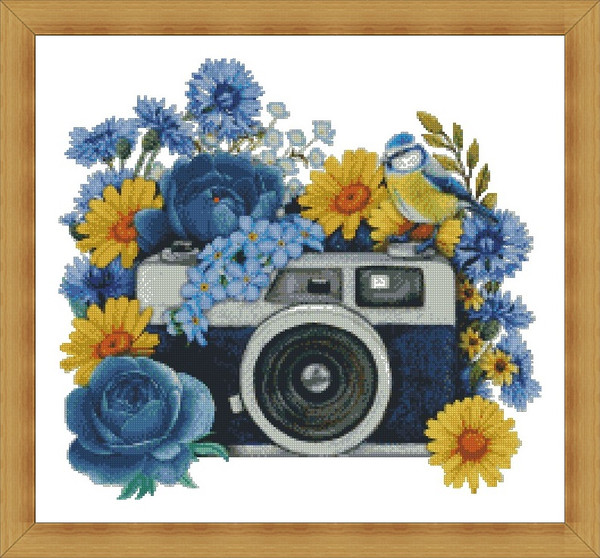Camera With Floral Decoration1.jpg