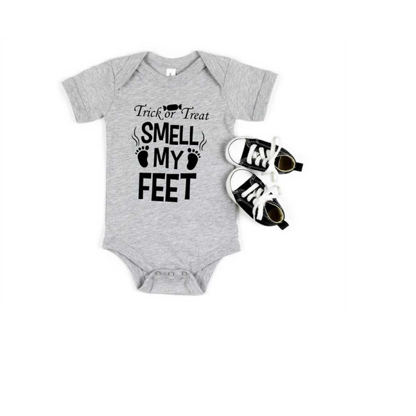 MR-12102023151959-trick-or-treat-smell-my-feet-halloween-shirt-for-kids-funny-image-1.jpg