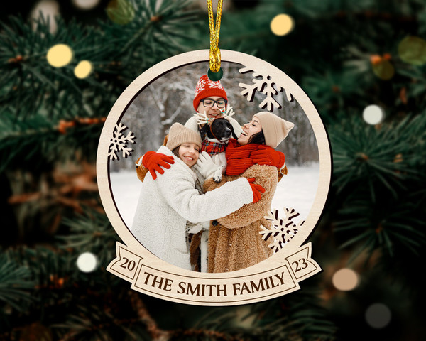 Custom Family Photo Ornament, Family Christmas Ornament, Family Picture Ornament, 2023 Christmas Ornament, Family Portrait With Pet Ornament - 3.jpg