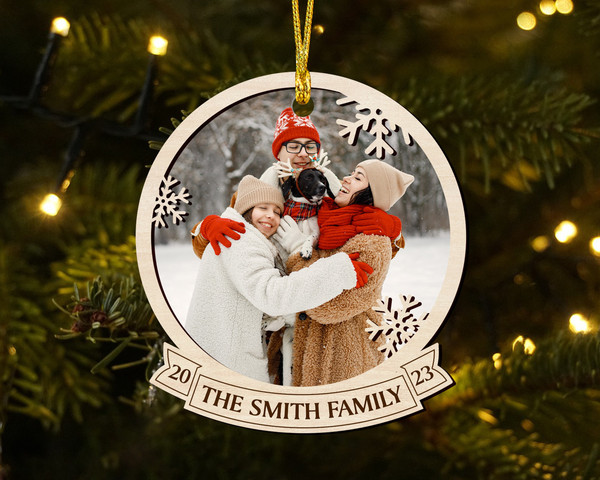 Custom Family Photo Ornament, Family Christmas Ornament, Family Picture Ornament, 2023 Christmas Ornament, Family Portrait With Pet Ornament - 4.jpg