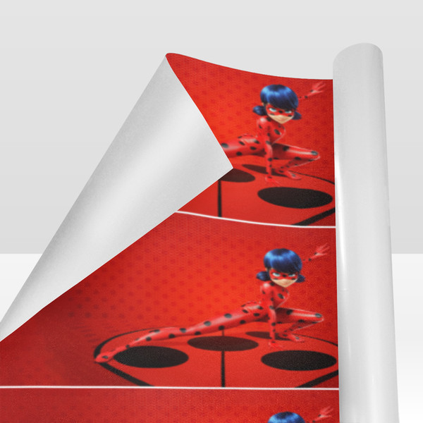 Ladybug Gift Wrapping Paper.png
