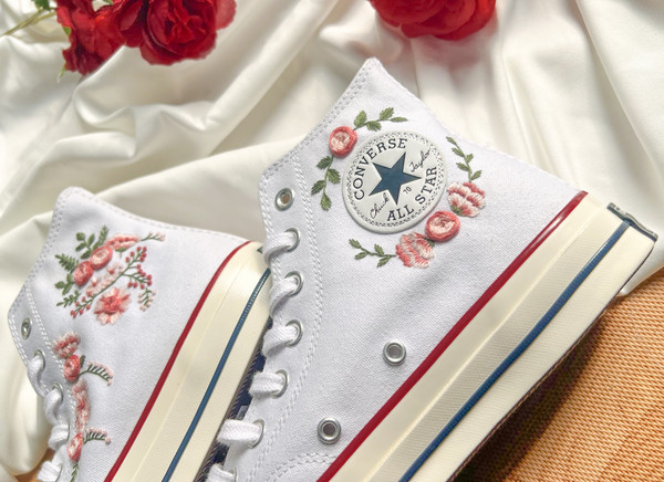 Custom Floral Embroidered Shoes, Handmade Embroidered Converse, Converse Custom, Converse Wreath Flower, Custom Flower Chuck Taylor 1970s - 8.jpg