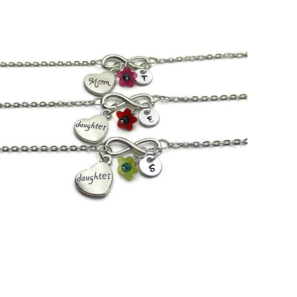 MR-26102023105158-mother-and-2-daughters-flower-bracelets-mom-2-daughters-gift-image-1.jpg