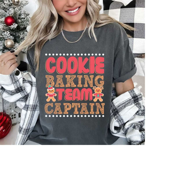 MR-2710202385832-cookie-baking-team-captain-gingerbread-christmas-xmas-t-shirt-image-1.jpg