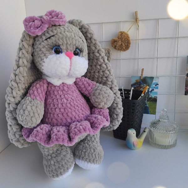 Knitted-bunny-in-a-dress-2
