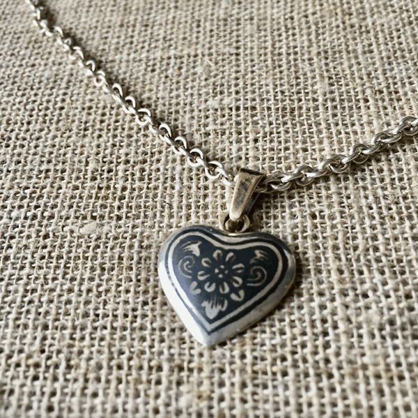 Vintage Small Flat Heart Grandmother Necklace