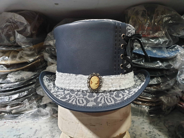 Steampunk Havisham White Crusty Fabric Navy Blue Leather Top Hat (3).jpg