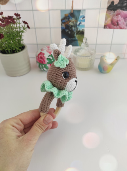 knitted-toy-fawn-rattle-2