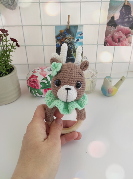 knitted-toy-fawn-rattle-7