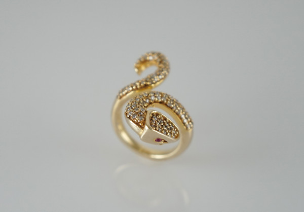 snake-yellowgold-ring-ruby-diamonds-valentinsjewellery-10.jpg