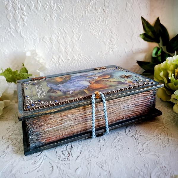 Vintage Book box, Cinderella's box, Tarot books, Tarot card box, Jewelry box (10).jpg