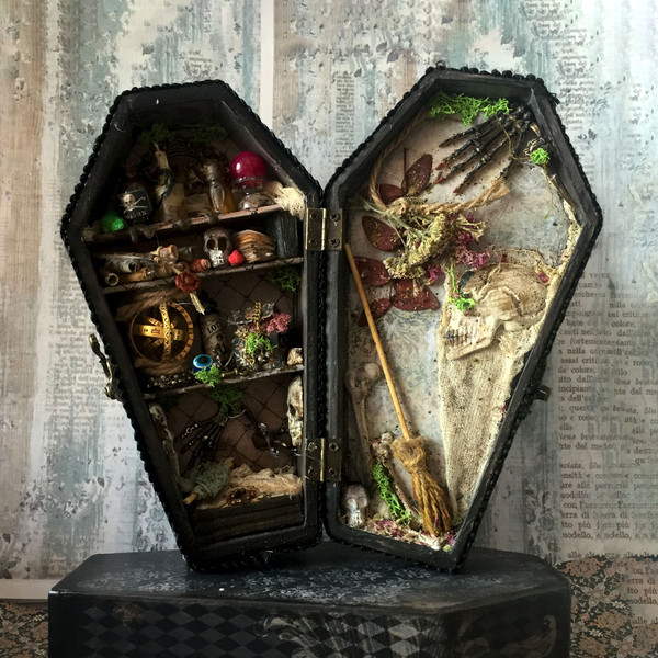 Miniature coffin, Potion Closet, BookShelf Box, Diorama,Creepy decor, Horror, Dark Art, Halloween, Gothic Roombox (5).JPG