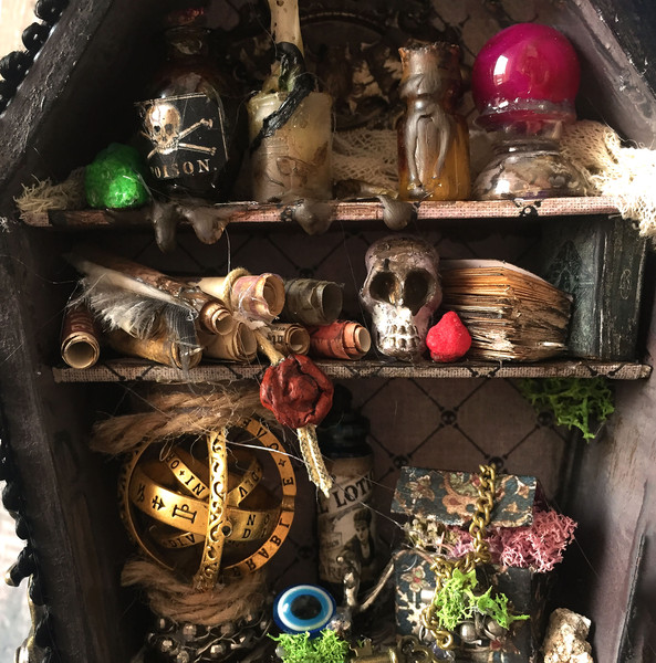 Miniature coffin, Potion Closet, BookShelf Box, Diorama,Creepy decor, Horror, Dark Art, Halloween, Gothic Roombox (10).JPG