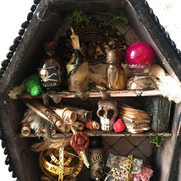 Miniature coffin, Potion Closet, BookShelf Box, Diorama,Creepy decor, Horror, Dark Art, Halloween, Gothic Roombox (11).JPG
