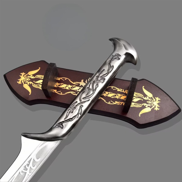 Masterfully_Crafted_Thranduil's_Sword_Replica_from_The_Hobbit_A_Lord_of_the_Rings_Inspired_Collectible (6).png