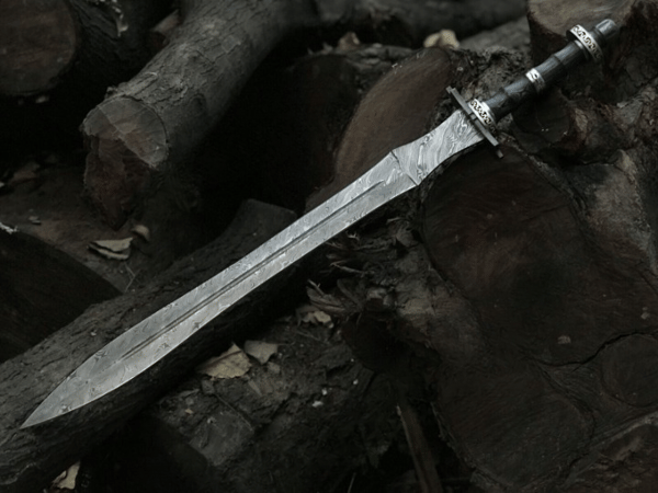 Anniversary_Gift_Viking_Battle-Ready_Sword_with_Damascus_Steel_Blade (7).jpg