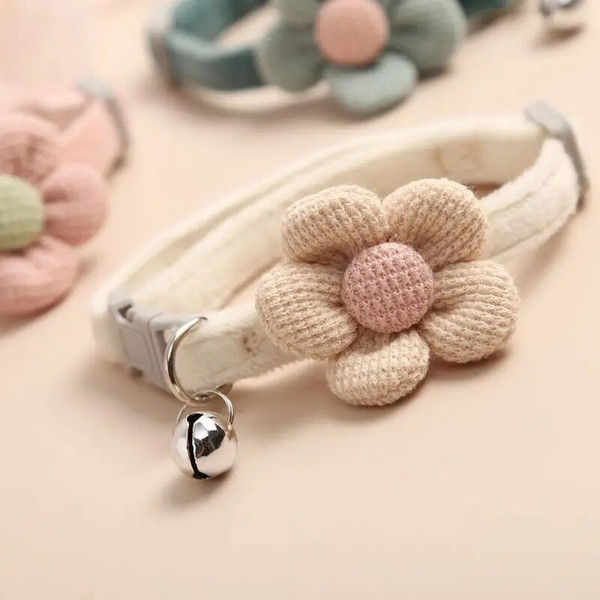 gPsCLovely-Cat-Collar-Adjustable-Cartoon-Style-Soft-Plush-Flower-Collar-with-Bell-Kitten-Necklace-Small-Dog.jpg