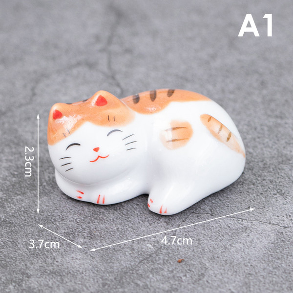 TPKP1PC-Cute-Lucky-Cat-Pillow-Chopsticks-Holder-Japanese-Ceramic-Chopstick-Ceramic-Home-Decoration-Spoon-Holder-Tableware.jpg