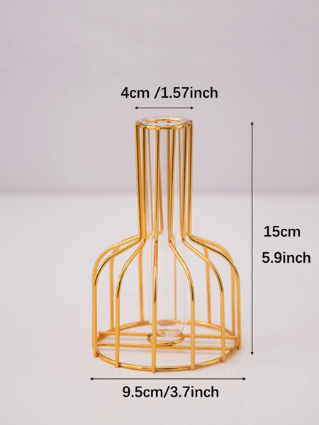 k9RG1-set-of-gold-wrought-iron-metal-vase-hydroponic-container-test-tube-vase-living-room-illustration.jpg