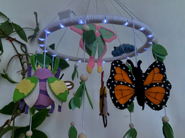 insects-bugs-baby-crib-mobile-nursery-decor-10.jpg