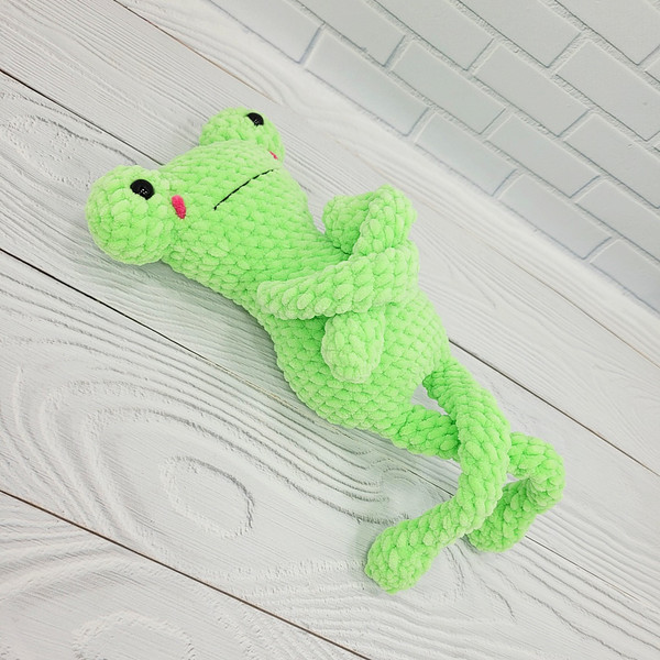 crochet kawaii frog инс.jpg