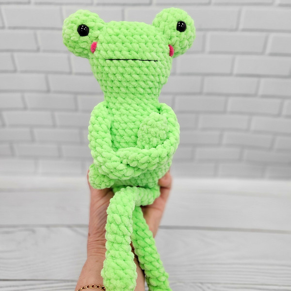 crochet toad plush инс.jpg