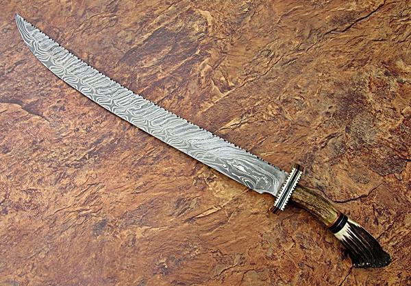 Beautifull Damascus Sword.jpg