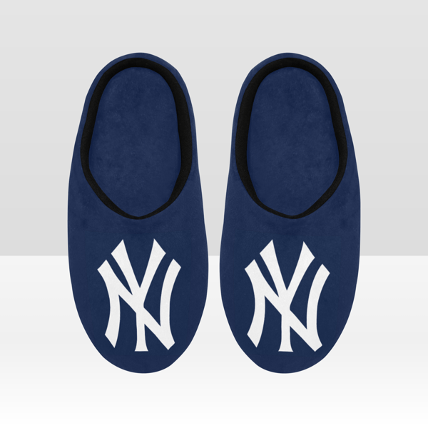 New York Yankees Slippers.png