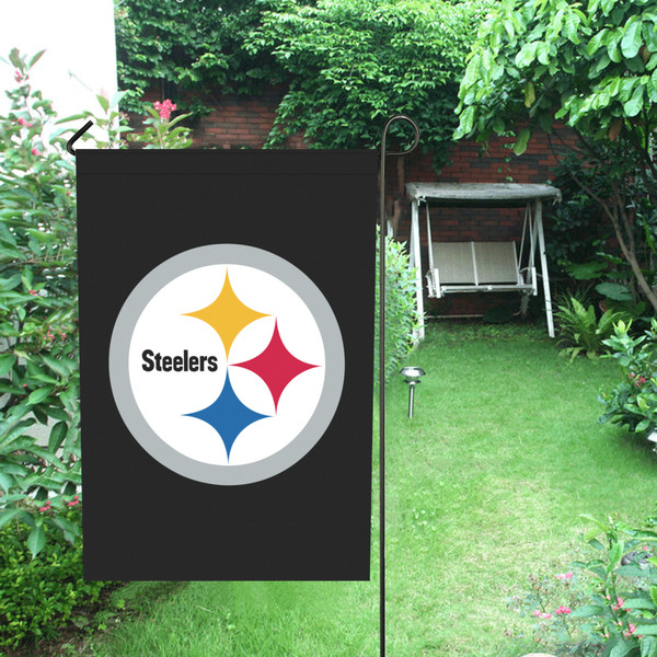 Pittsburgh Steelers Garden Flag.png