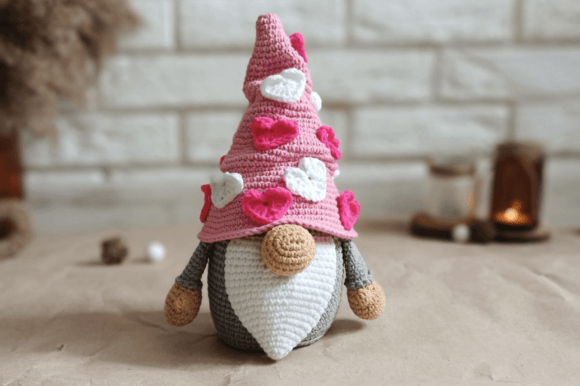 Crochet-Pattern-Valentine-Gnome-Graphics-87820469-1-1-580x386.png
