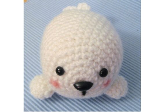 Crochet-Baby-Seal-Pattern-Graphics-4554870-1-1-580x388.jpg