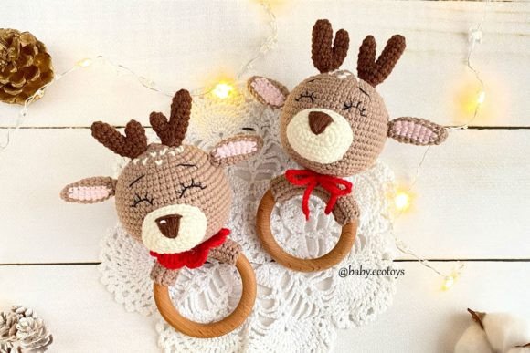 Baby-rattle-Reindeer-Crochet-pattern-Graphics-84950207-5-580x387.jpg