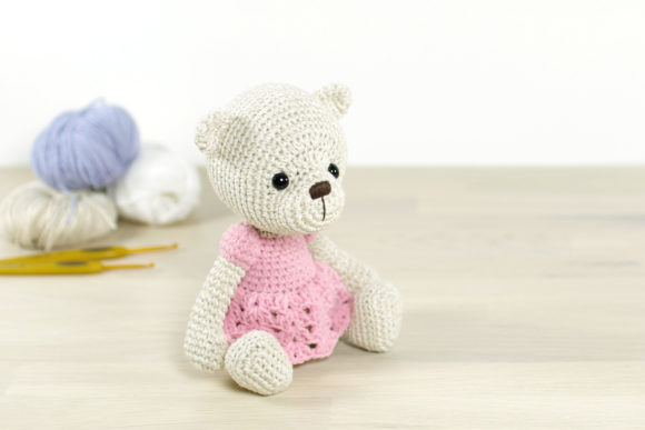 Teddy-Bear-in-a-Dress-Graphics-20662941-1-1-580x387.jpg