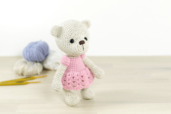 Teddy-Bear-in-a-Dress-Graphics-20662941-3-580x387.jpg