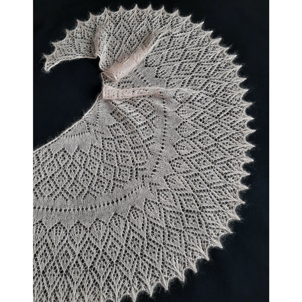 ia-lace-fichu-knitting-pattern.jpg