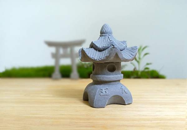 japanese stone lantern.jpg