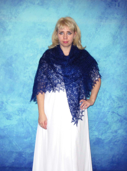 синий вязаный пуховый платок, русская шаль, ажурная расшитая паутинка, тёплый шарф.jpg
