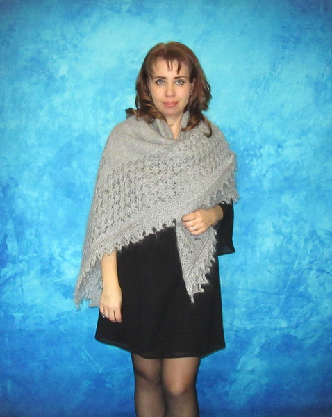 Hand knit gray Russian Orenburg shawl, Warm shoulder cape, Goat down kerchief, Handmade stole, Wool wrap, Cover up, Gift for mother.JPG