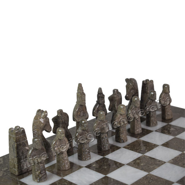 Oceanic_White_Chess_Set_6.jpg