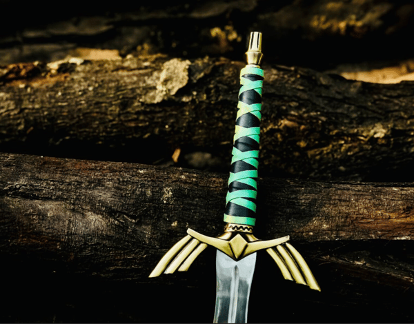 Custom hand forged stainless steel THE LEGEND of ZELDA hand made sword full tang master sword with Scabbard costume Armor best gift for him (6).PNG
