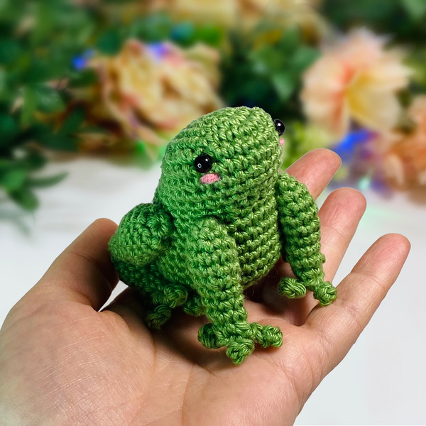 Frog-crochet-pattern-Frog-amigurumi-Crochet-pattern-pdf-Amigurumi-animals-Crochet-toy-DIY-Video-Youtube-02.jpg