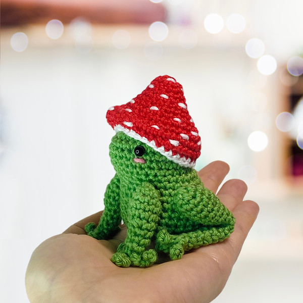Frog-in-a-mushroom-hat-crochet-pattern-pdf-Cottagecore-frog-Amigurumi-crochet-animals-toy-DIY-tutorial- 04.jpg