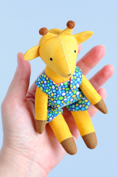 giraffe-sewing-pattern-2.jpg