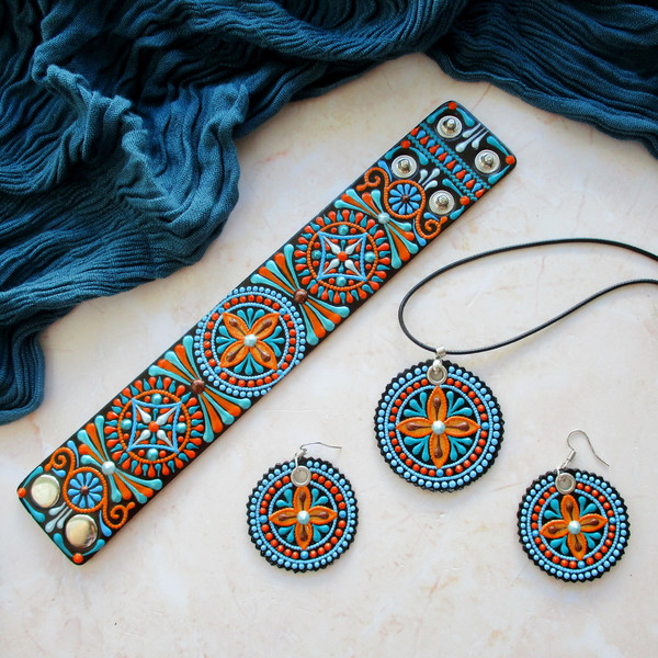 painted-leather-jewelry-set-of-3.JPG