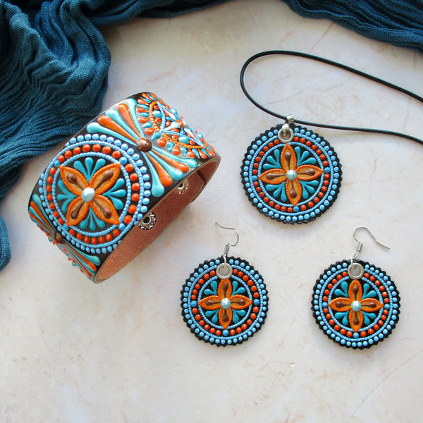 hand-painted-leather-cuff-necklace-earrings.JPG