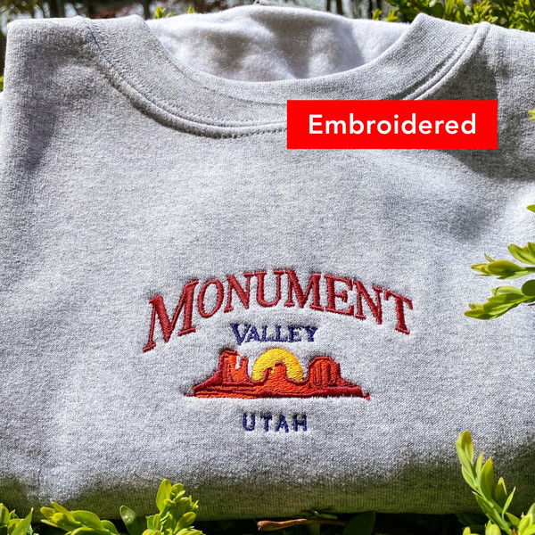Monument Valley Sweatshirt, Utah Crewneck vintage embroidered.jpg