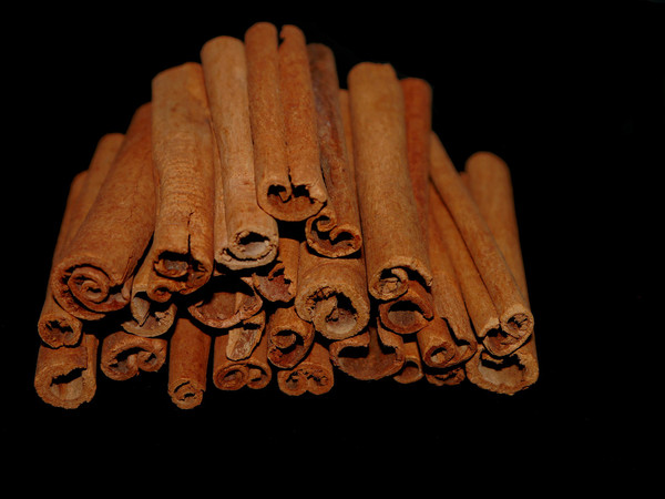cinnamon-213455_1920.jpg