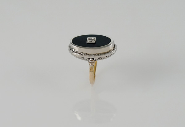 white-yellow-gold-ring-black-onyx-diamond-valentinsjewellery-4.jpg.jpg