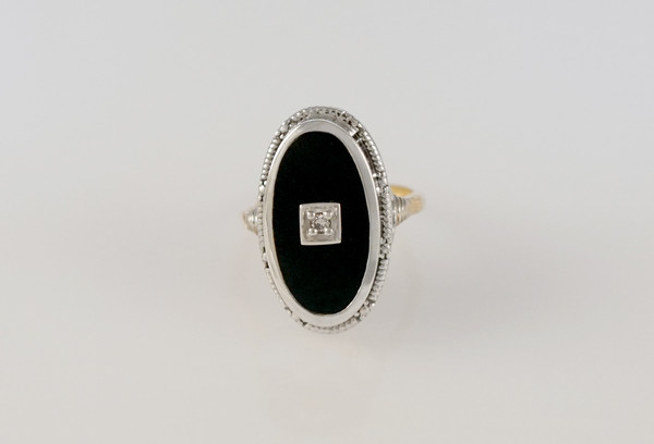 white-yellow-gold-ring-black-onyx-diamond-valentinsjewellery-5.jpg.jpg